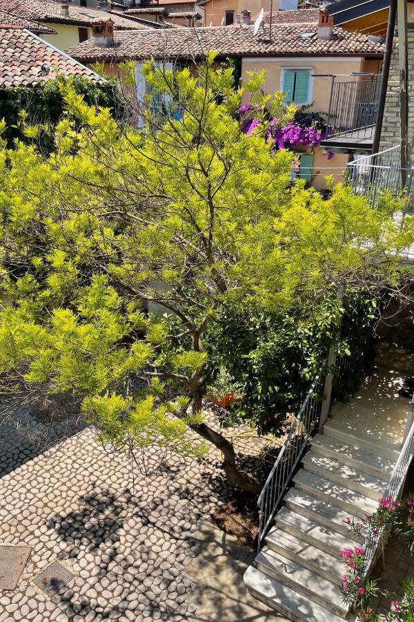 Borgo Dei Sogni Apartment San Felice del Benaco Bagian luar foto