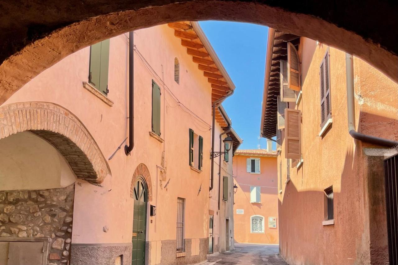 Borgo Dei Sogni Apartment San Felice del Benaco Bagian luar foto