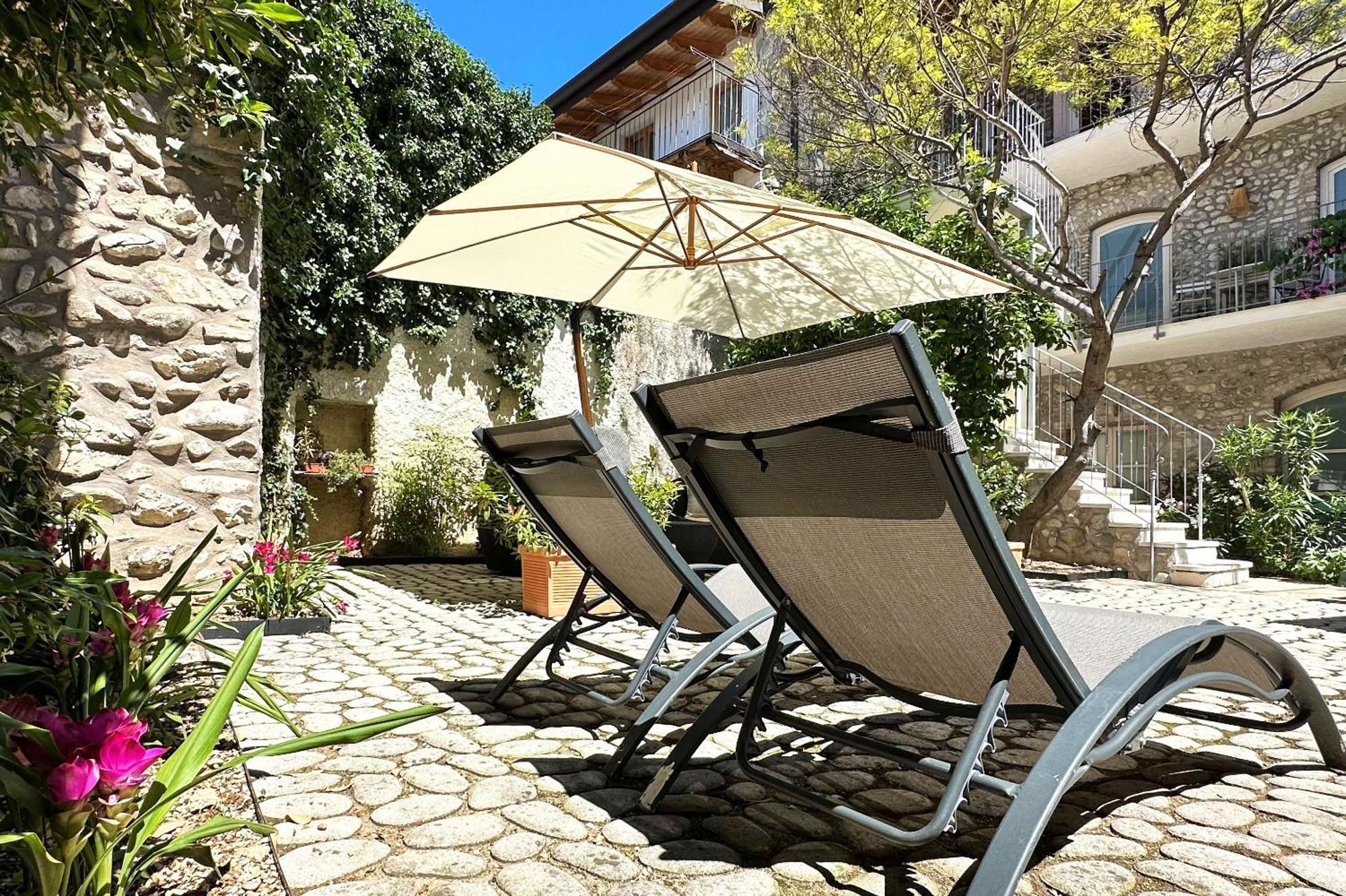 Borgo Dei Sogni Apartment San Felice del Benaco Bagian luar foto